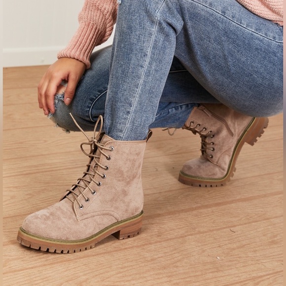 WeeBoo Best of Luck Combat Booties Size 6.5 - Picture 1 of 8